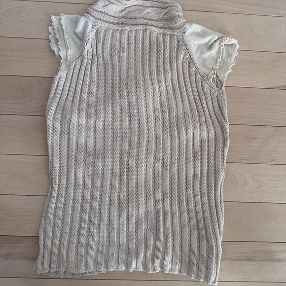 Alison Sheri Knit T-Shirt – Rosette Detail, Floral Pattern, Beige Cotton Top (XS - Picture 7 of 7